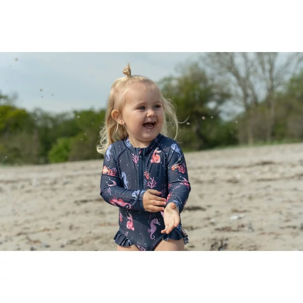 Vilje – UV szűrős úszódressz gyerekeknek 3-4 év – Rainbow Reef