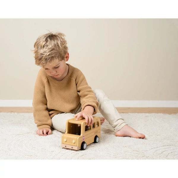 LITTLE DUTCH ISKOLABUSZ FIGURÁKKA