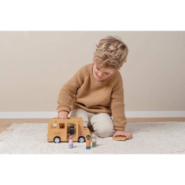 LITTLE DUTCH ISKOLABUSZ FIGURÁKKA