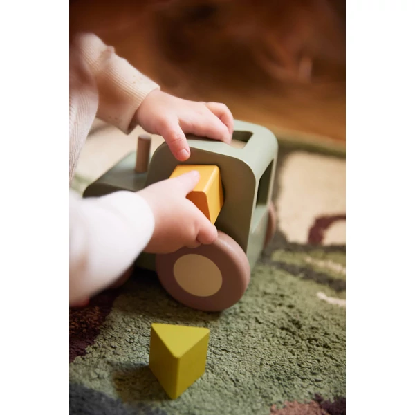 Filibabba formabedobó gurulós traktor