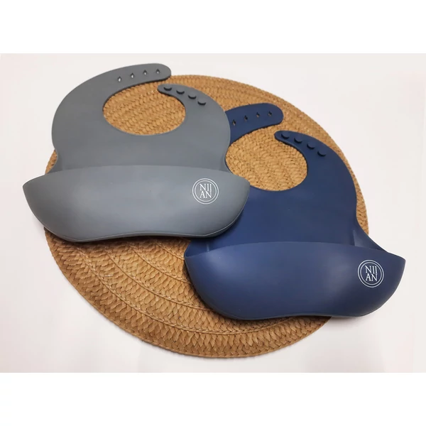 NIIAN kék színű szilikon előke