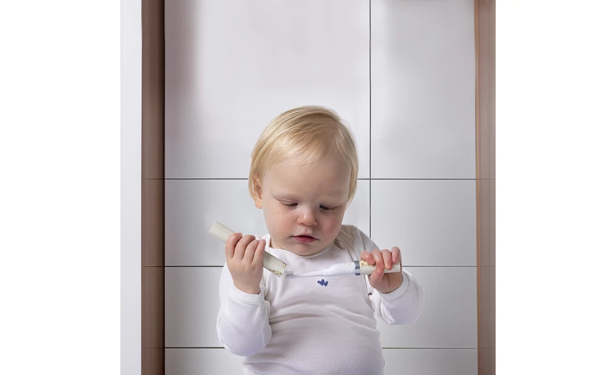 Hogyan kezdjük el a fogmosást a babánknál? Praktikus tanácsok az első kibújt fogacskáktól